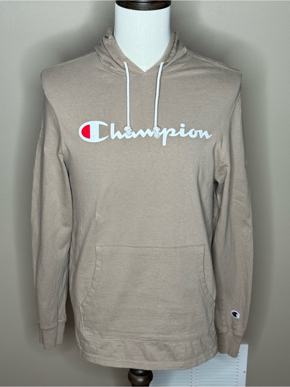 Champion mens hooded sweatshirt light brown size medium. Has pockets.